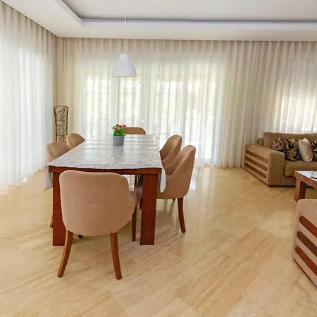 Paradise Town Marina Villa *