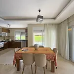 Paradise Town Marina Villa *